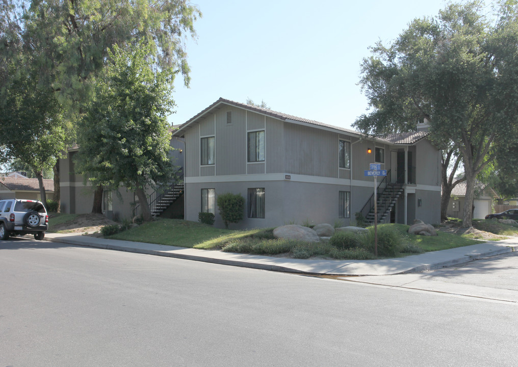 258 E Spring Ln in Lemoore, CA - Building Photo