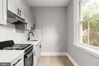 216 Collingdale Ave, Unit 3 in Collingdale, PA - Building Photo - Building Photo