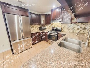 7720 1/2 S Broadway in Los Angeles, CA - Building Photo - Building Photo