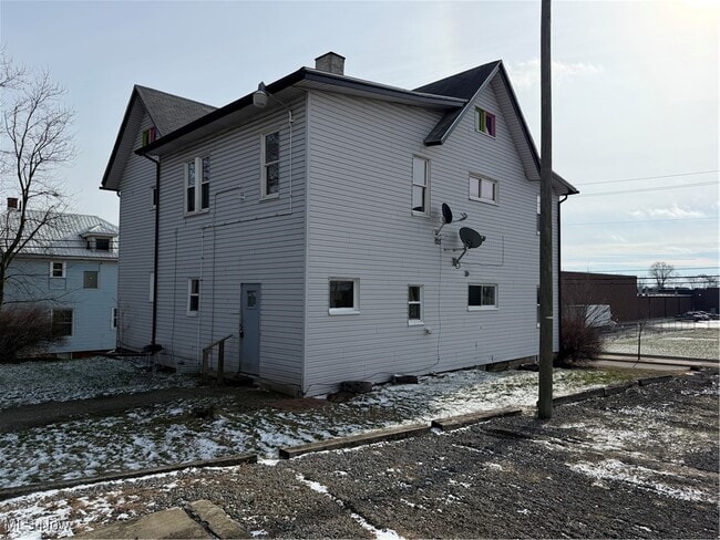 317 12th St NE in Canton, OH - Building Photo - Building Photo