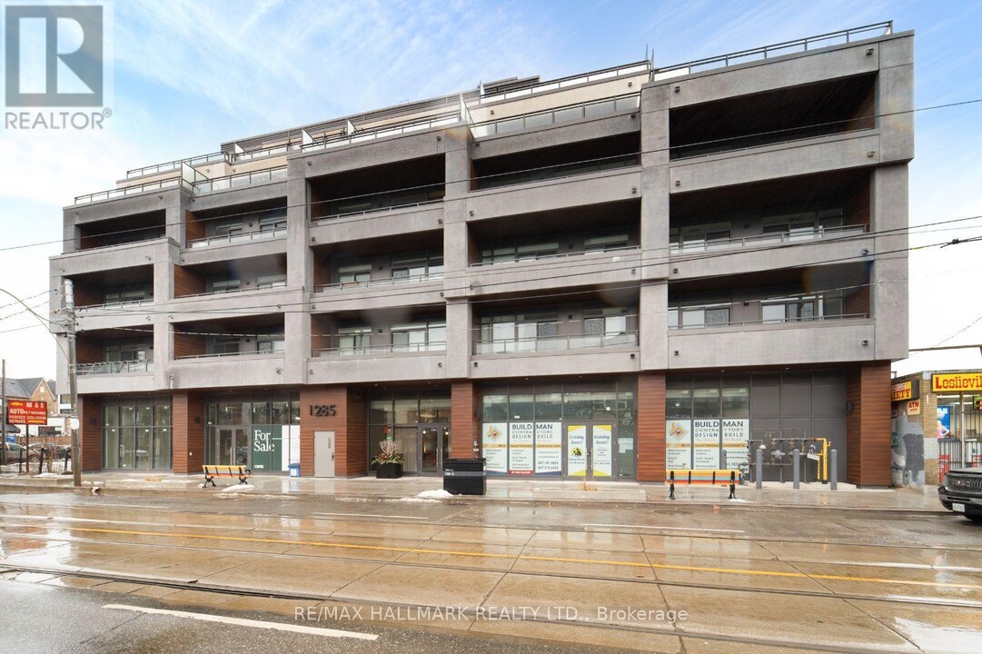 1285-1285 Queen St E in Toronto, ON - Building Photo