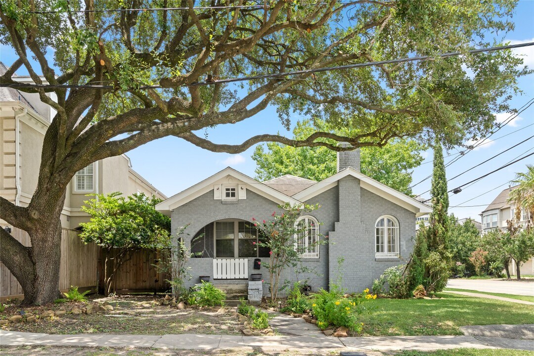 2402 Hazard St in Houston, TX - Building Photo