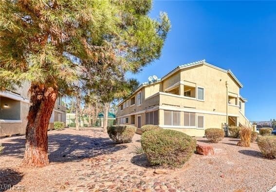 property at 1561 Linnbaker Ln