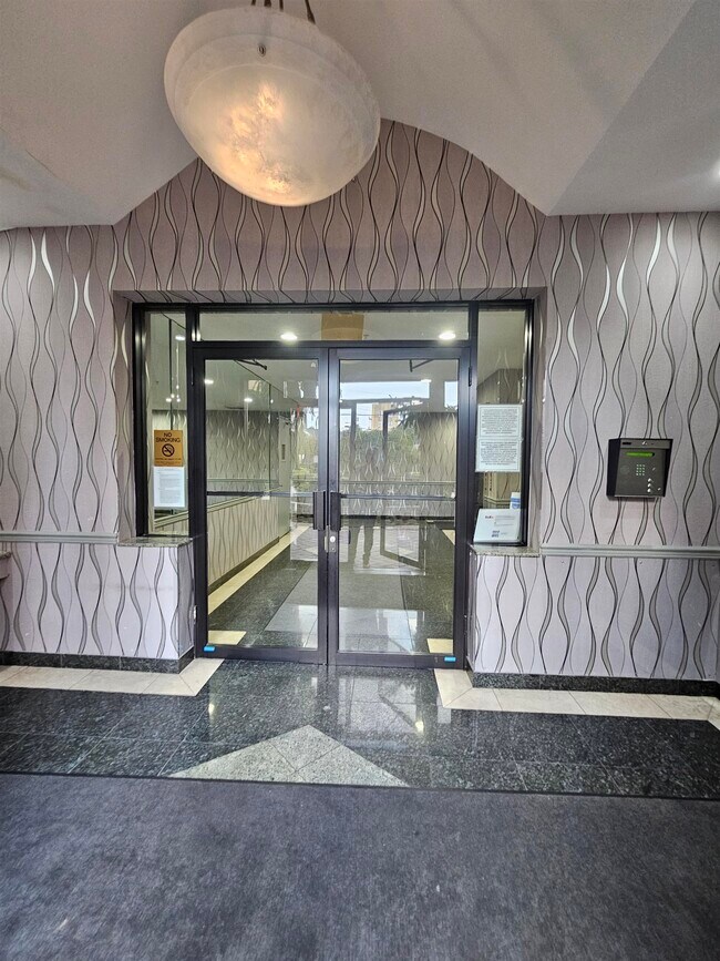 8915 Bergenwood Ave-Unit -8 in North Bergen, NJ - Building Photo - Building Photo