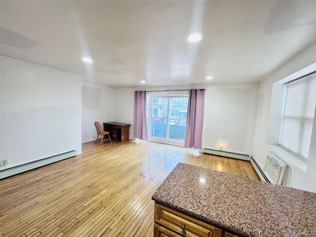 130-23 58th Rd in Queens, NY - Building Photo - Building Photo