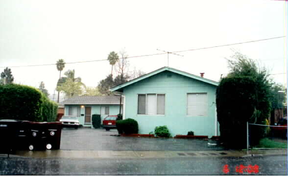 1516-1528 Mono Ave in San Leandro, CA - Foto de edificio - Building Photo