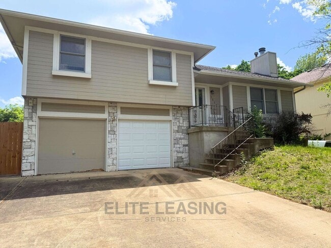 property at 1517 W Forest Dr