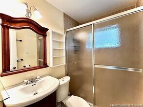 2387 SE Harrison St in Stuart, FL - Building Photo - Building Photo
