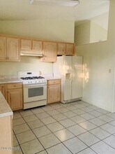 704 Elizabeth Ave in Douglas, AZ - Building Photo - Building Photo