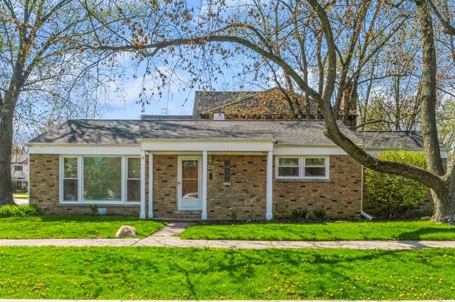 property at 2402 Illinois Rd