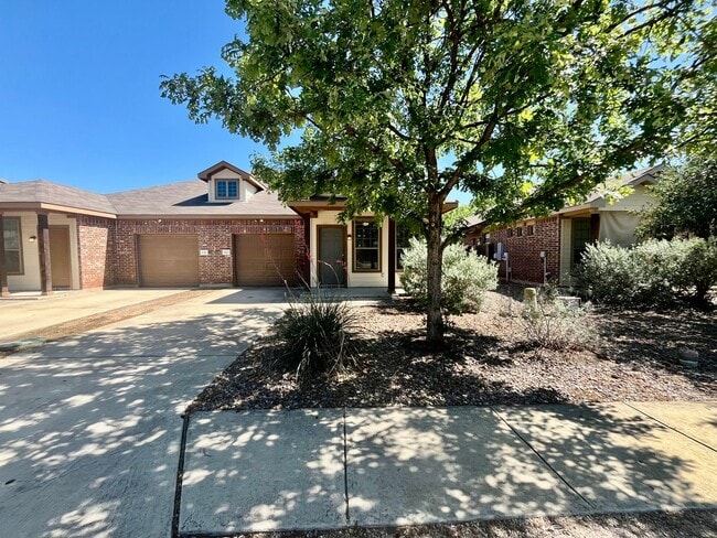 property at 143 Creekside Villa Dr