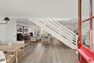 821 Nowita Pl in Los Angeles, CA - Building Photo - Building Photo