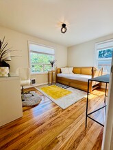 5258 S Cloverdale Pl in Seattle, WA - Building Photo - Building Photo