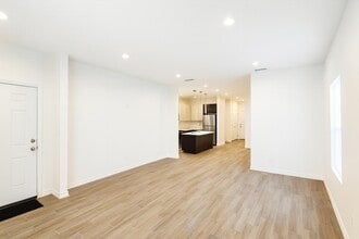 5702 Moses Lp in Laredo, TX - Building Photo - Building Photo