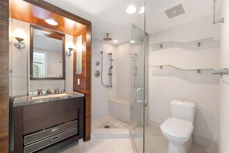 6801 Collins Ave, Unit PH10 in Miami Beach, FL - Building Photo - Building Photo