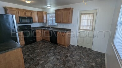 920 F Ave NW in Cedar Rapids, IA - Building Photo - Building Photo