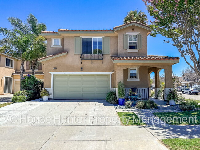708 Entrada Dr