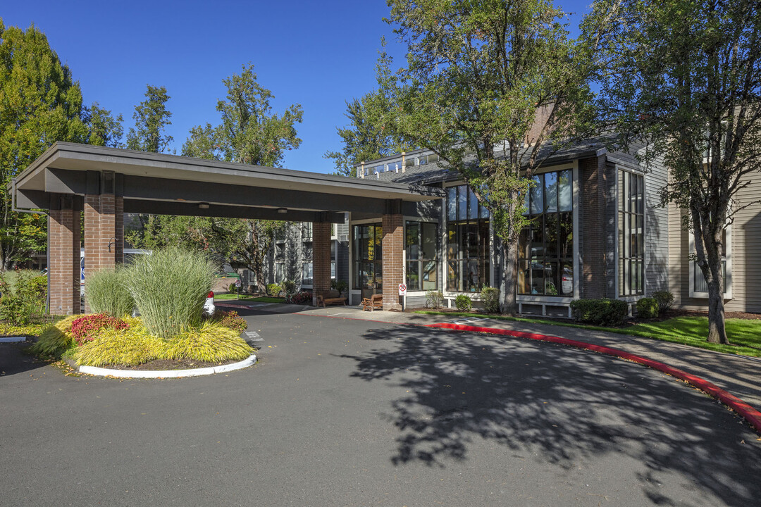 Creekside Village Retirement Residence in Beaverton, OR - Building Photo