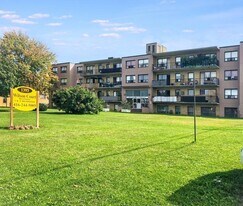 1391 WILSON COURT APARTMENTS in Toronto, ON - Building Photo