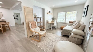 5785 SW 54th Ter in Miami, FL - Foto de edificio - Building Photo