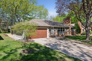 6416 Wilryan Ave in Minneapolis, MN - Building Photo