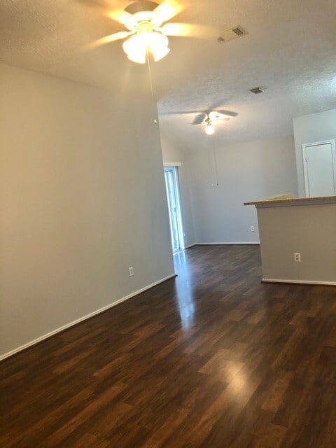1607 Bugle Run Dr