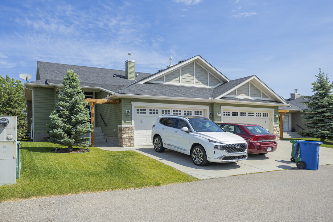 Gateway Villas in Turner Valley, AB - Building Photo