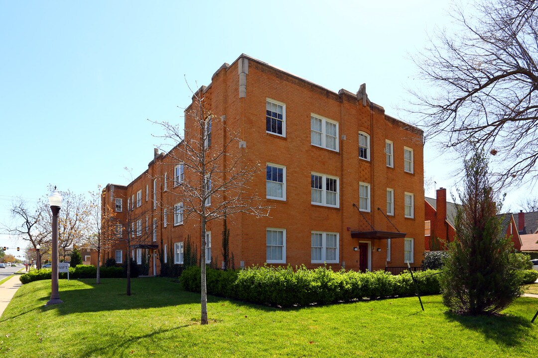 The Logan in Norman, OK - Building Photo