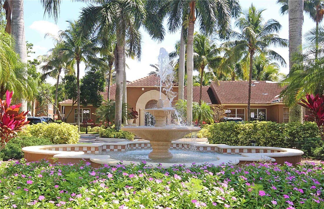 1160 Reserve Way in Naples, FL - Building Photo