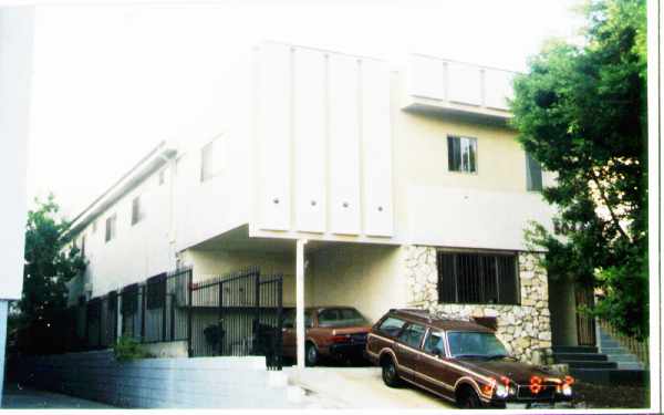 5044 Maplewood Ave in Los Angeles, CA - Foto de edificio - Building Photo