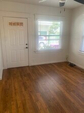 1033 E 4th St in Long Beach, CA - Building Photo - Building Photo