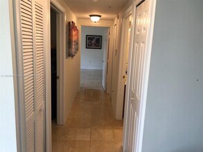322 Madeira Ave in Coral Gables, FL - Building Photo - Building Photo