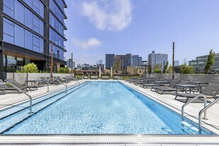 The Elizabeth Chicago in Chicago, IL - Building Photo