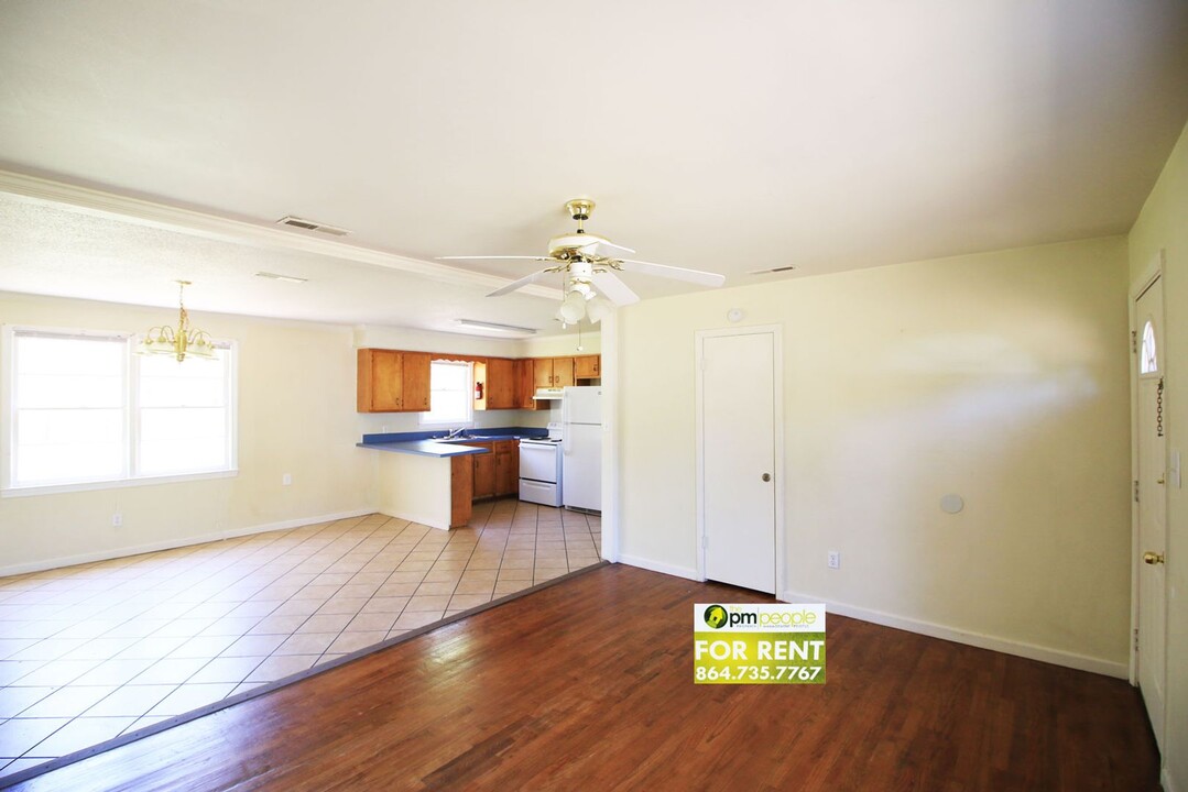 209 Old Bramlett Rd in Greenville, SC - Building Photo
