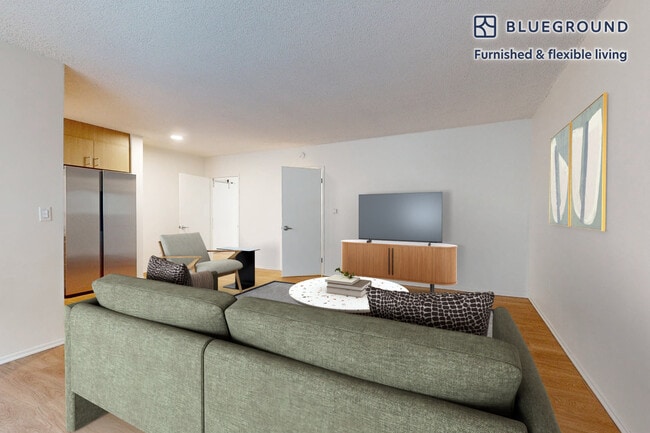 12017 Goshen Ave in Los Angeles, CA - Building Photo - Building Photo