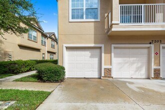7202 Deerfoot Cir in Jacksonville, FL - Building Photo - Building Photo