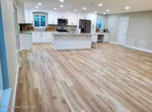 537 Royal Palm Blvd in Satellite Beach, FL - Building Photo - Building Photo