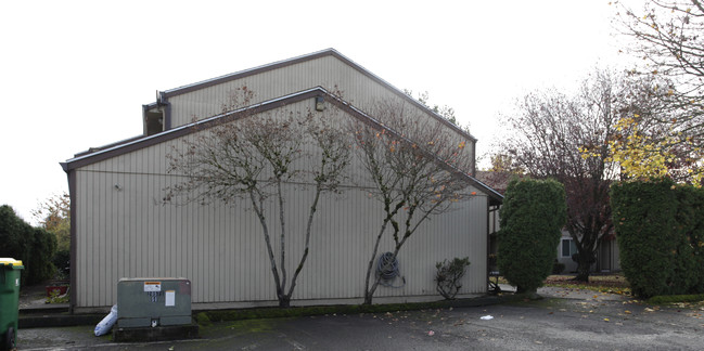 4904-4908 SW Franklin Ave in Beaverton, OR - Building Photo - Building Photo