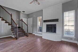 804 Custer St in Arlington, TX - Foto de edificio - Building Photo