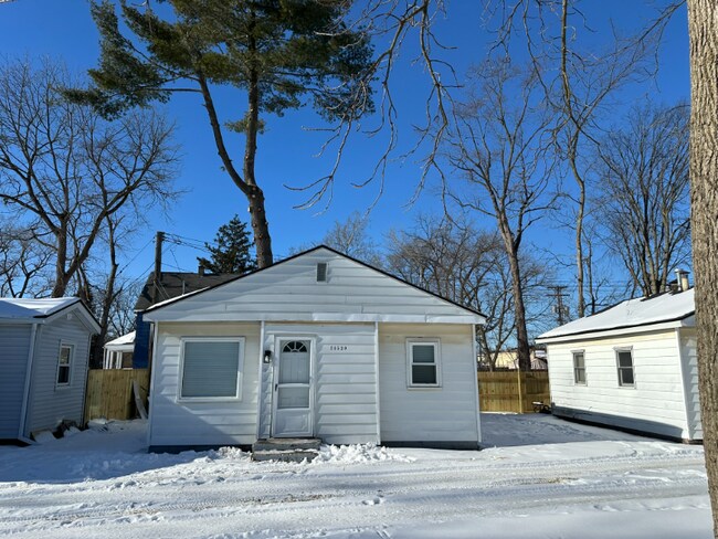 28530 Grayling Ave in Farmington Hills, MI - Building Photo - Building Photo