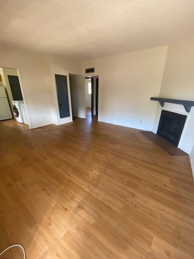 property at 610 E Lester St