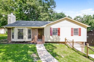 1121 Sunscape Cir in Birmingham, AL - Building Photo