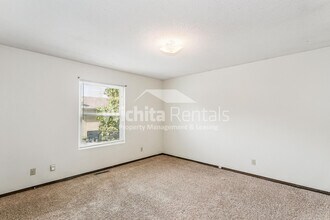 2339 N Rutland Ct in Wichita, KS - Building Photo - Building Photo