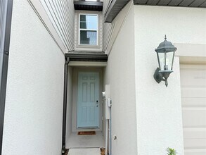 7727 Momentum Pkwy in Wesley Chapel, FL - Building Photo - Building Photo