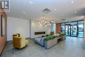 760-760 Whitlock Ave in Milton, ON - Building Photo - Building Photo