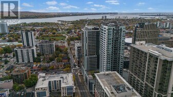 20 George St in Hamilton, ON - Building Photo