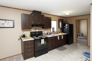 Deerfield Acres in Indianapolis, IN - Building Photo