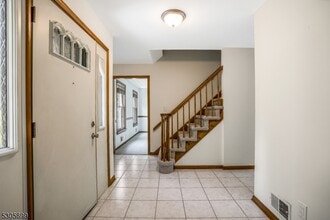 34 Willow Brook Ln in Clinton Township, NJ - Building Photo - Building Photo