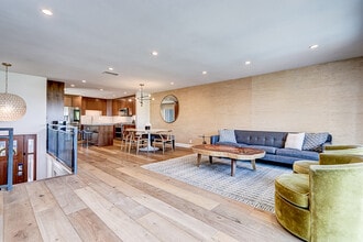 1159 10th St in Manhattan Beach, CA - Foto de edificio - Building Photo