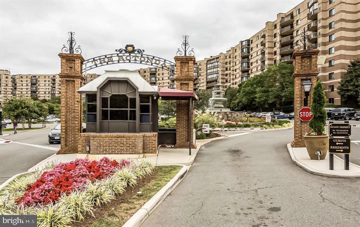 8370 Greensboro Dr in McLean, VA - Building Photo